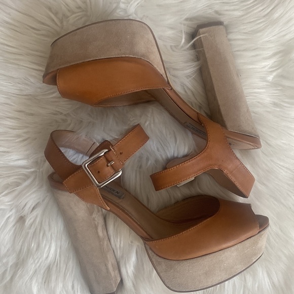 Steve Madden Shoes - 🔸🔸STEVE MADDEN OPEN TOE PLATFORMS🔸🔸